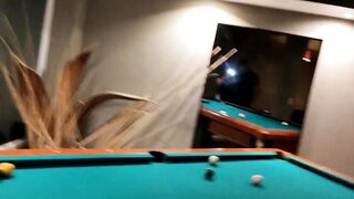Pendeja se pone jugetona y me hace apostar en un juego de pool