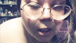 Slutty BBW Plush Minou Shows how she Lotions up her Big Sexy Body