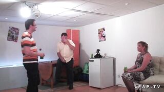 Casting BBW Mere de famille prise en double penetration - 5 image