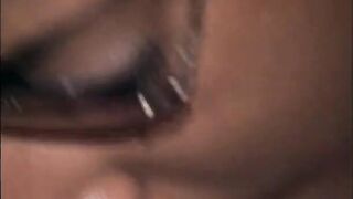 grosse black et fine blanche bien salopes avec gros godes - 7 image