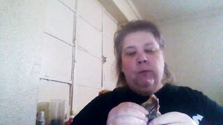 It's Pork Chop Night! Feedee SSBBW Koi pigs out on a pork chop - 14 image