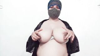 Arabic Big Tits Milf Mastrubate With Dildo