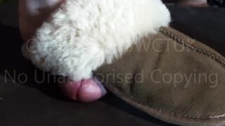 22-09-04 BROWN SLIPPERS COCK CRUSH 1