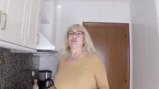 La madura Fina y sus ENORMES TETAS son un regalo! - 4 image