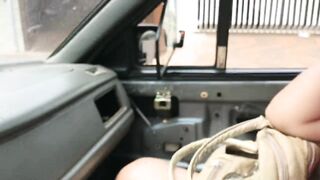 Dei carona para safadinha - 2 image