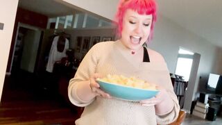 Proxy Paige cooking pasta - 3 image