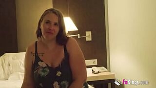 Curvy mommy lets loose! Nayara bangs inexperienced guys to recover her lost time - 1 image