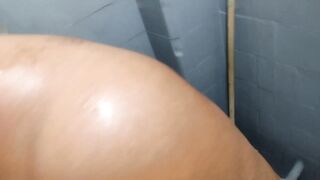 STEPMOTHER IS RECORDED TAKING A BATH BY HER STEPSON WHO HAS VERY HARD ON HER, SHE DOESN'T RESIST AND FUCKS A LOT WITH HIM | JU NAUGHTY WIFE FUCKS HOT WITH HER STEPSON - 14 image