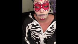Halloween pussy and ass play- natural chubby pawg milf makeup artist orgasms from makeup brushes ATM - 1 image