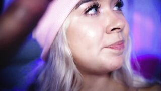 Pretty face girl sucks a cock close to the camera - 12 image