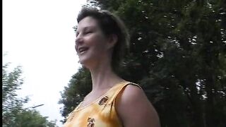 Der Fetten Mutter wird das Loch geleckt - 3 image