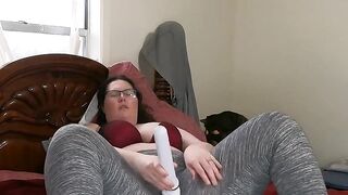 Thick MILF Squirting in Leggings with Soaked Crouch - 3 image