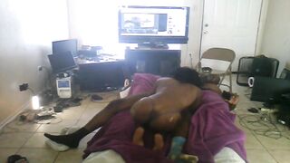 Thick Ebony Amateru Real Wobbly booty And More Ghetto Milf Action - 12 image