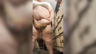 Here is something for you to see watch as this sexy hot body gets jiggled in slow motion. - 3 image