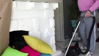 She really Sucks like a Vacuum Cleaner until Huge Facial - 1 image