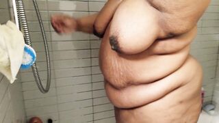 sexy black bbw takes a shower - 4 image