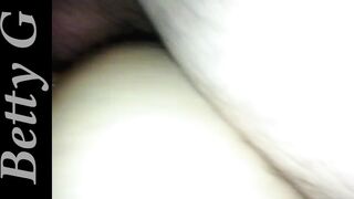 Tenia un culo muy estrecho y sin miramientos le terminan destrozando el culo a Betty G - 11 image