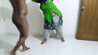 Sexy MILF Palestinian Stepmom sweeping Room with Big Ass Swaying when stepson gets horny & Roughly fucked (cum inside) - 4 image