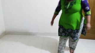 Sexy MILF Palestinian Stepmom sweeping Room with Big Ass Swaying when stepson gets horny & Roughly fucked (cum inside) - 5 image
