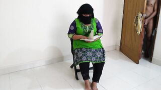 BBW school teacher sitting on chair read a book, when a stranger entered the room & tied her hands Roughly & fucked her (cum) - 3 image