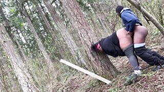 Sexy preggo bbw takes huge creampie in nature - 4 image