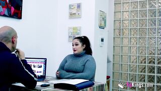 BBW Chrystal Rosewood wants to be a porn model... But will she pass the HOT CASTING? - 2 image