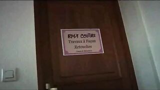 Vieille chiennasse a gros nibards - 2 image