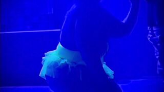 Thick Raver Chick Gets Black Dick - 6 image