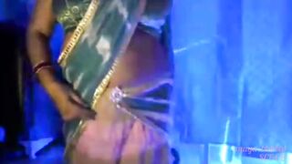 Hot Sensuous Bhabhi Girl Fulfills Her Sex Desire by Opening Her Clothes, Pressing Her Boobs and Drying Her Boobs - 10 image