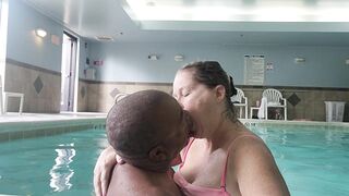 Wet-humping in the pool - 2 image