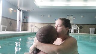 Wet-humping in the pool - 3 image