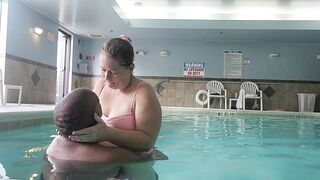 Wet-humping in the pool - 8 image