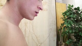 Whale watching in the living room - 10 image