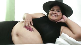 Live belly play on halloween - 2 image