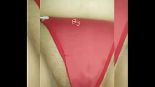 Fico molhadinha, se eu ter tirado a calcinha dela. - 1 image