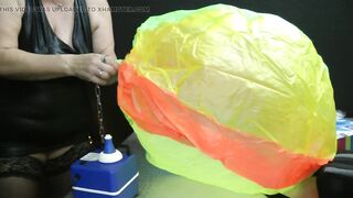 Anna and the water ball - 10 image