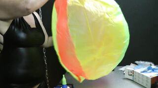 Anna and the water ball