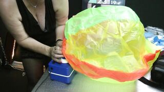 Anna and the water ball - 4 image