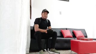 I LOVE DOING DELIVERY TO HOUSES LIKE THIS CLIENT WHO PAYS WITH A DELICIOUS FUCK - 2 image