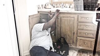 I accidentally pee on the plumber while he fix the pipe - jamdown26 - BBW SSBBW thick ass Pawg Milf, big butt, big ass, fat ass - 9 image