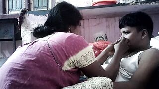 Indian house wife lips kissing ass - 2 image