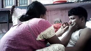 Indian house wife lips kissing ass - 3 image