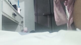 BIG ASS WOMAN UNDRESSES IN FRONT OF HER LOVER - 4 image