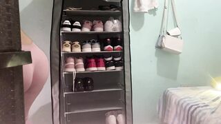 I SEE MY STEPMOTH'S ASS AND VAGINA IN THE MIRROR