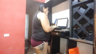 I'm being unfaithful to my husband with my perverted stepfather who has a big cock. It hurts a lot but I didn't take it out!! - 2 image