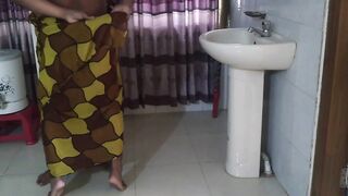 Jab Tamil Sexy Mosi bistar ke neche phans jate hai tab uska sautela beta bade gand ko chodata hai - 14 image