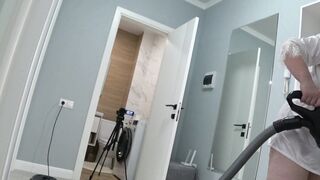 Big Ass Under a Short Robe Busty Mature Housewife with Hairy Pussy Behind the Scenes. Homemade PAWG - 15 image