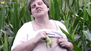 Big fat mama do this in a cornfield