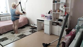 camera filmed mother-in-law naked cleaning - 6 image
