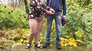 Couple, that pees together, stays together